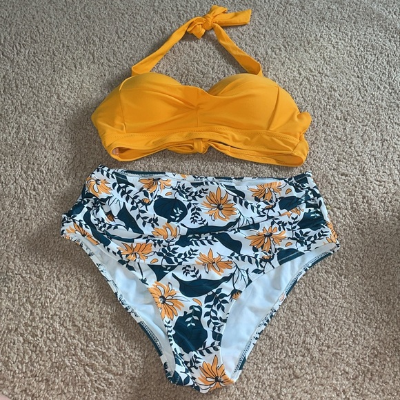 Yellow Bikini Top with Floral High-Waisted Bottoms size medium summer bikini - Picture 2 of 13